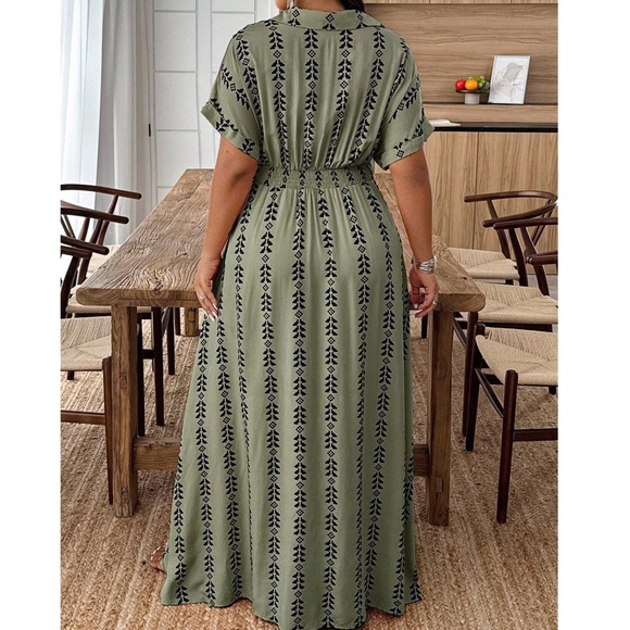 Plus Geo Print V neck Stretchy Waist Twist Front Maxi Dress - Picture 3 of 8